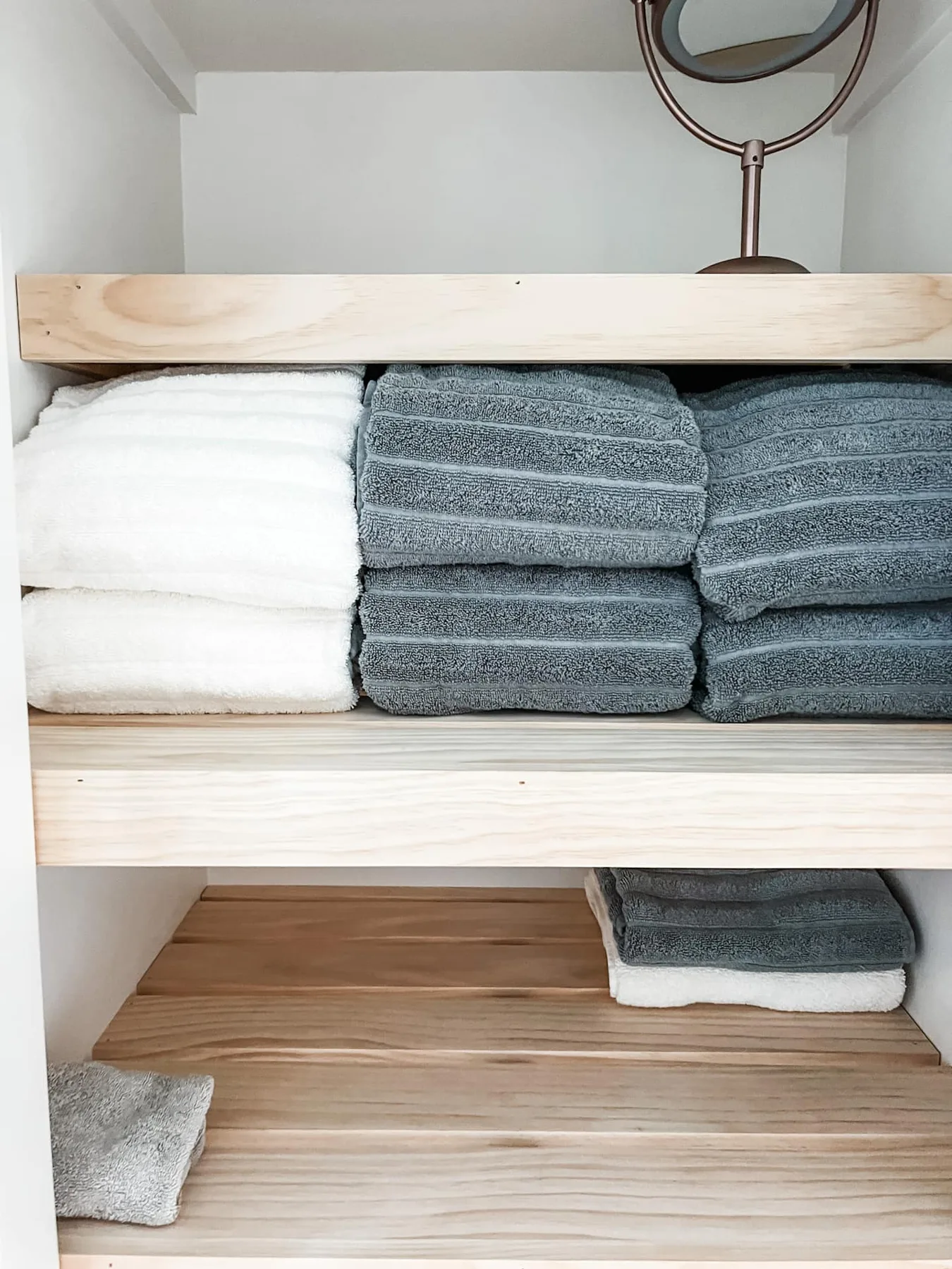 The Farmhouse — linen