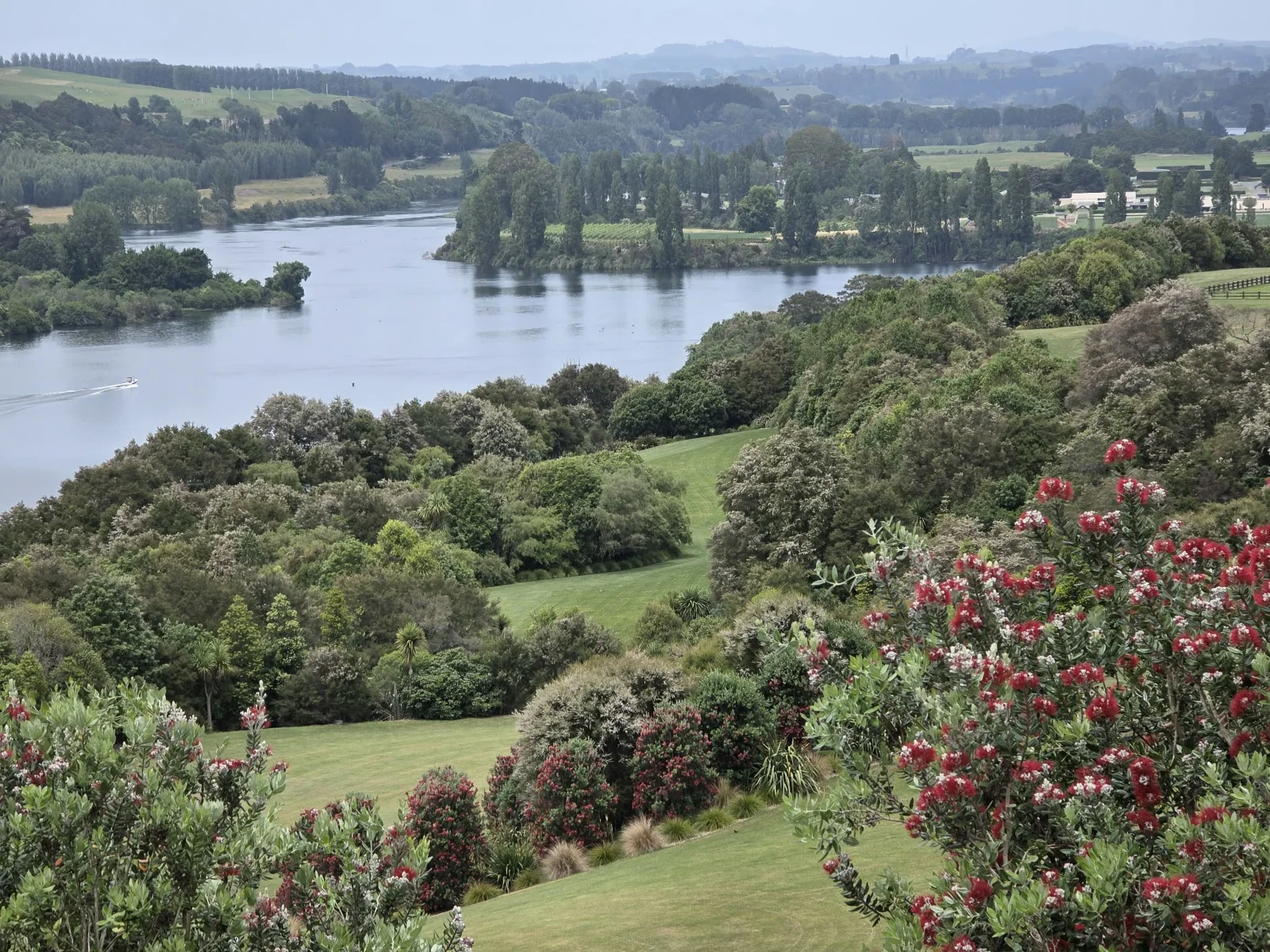 Takapoto Estate tour