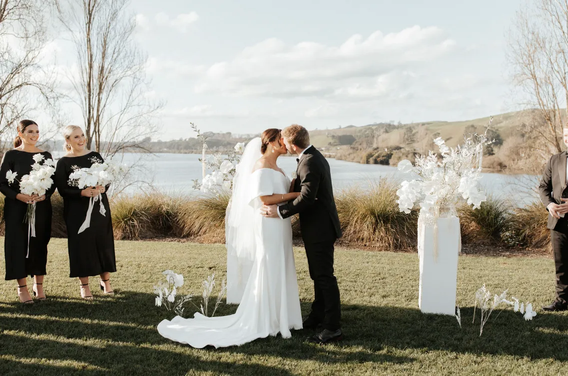 Wedding at Takapoto Estate